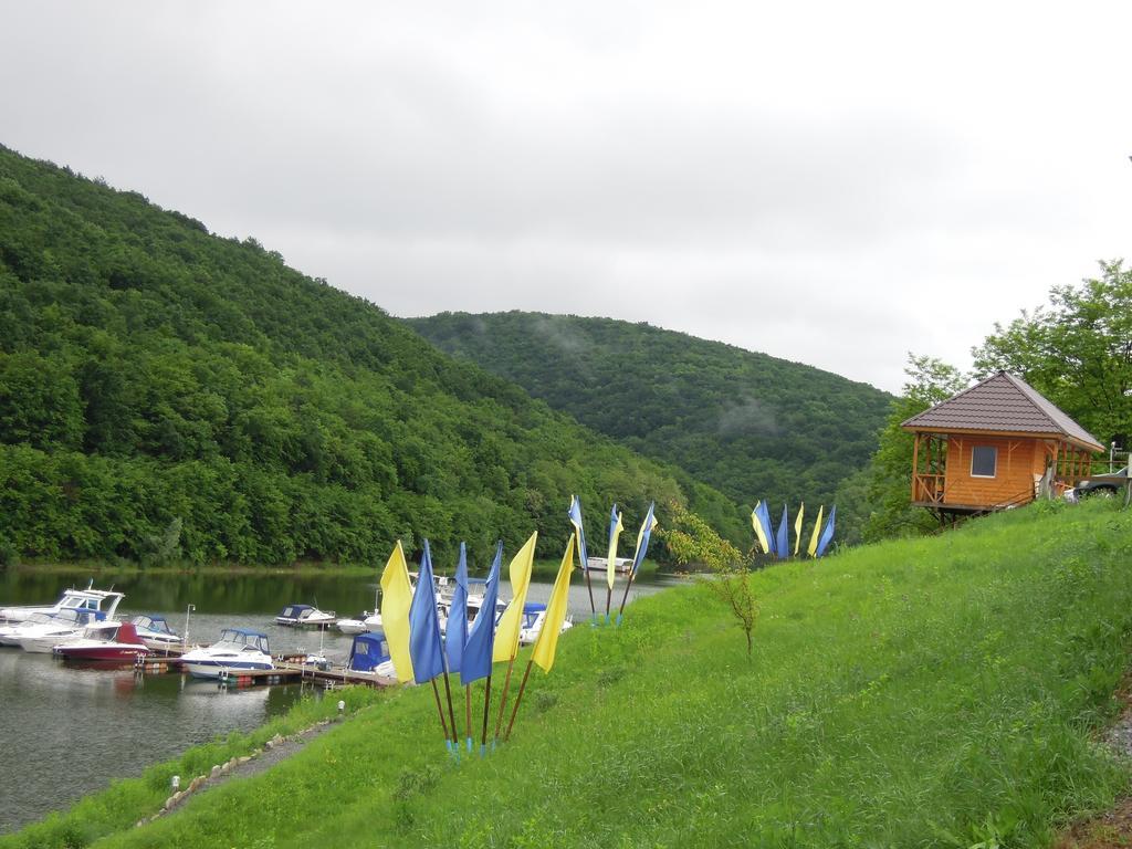 Hotel Yacht Club Mayak Dnistrivka Kamer foto