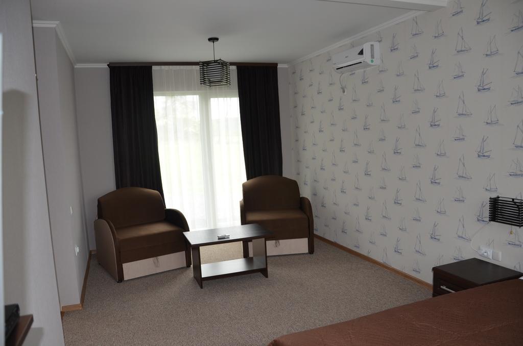 Hotel Yacht Club Mayak Dnistrivka Kamer foto
