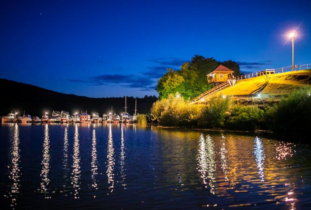 Hotel Yacht Club Mayak Dnistrivka Kamer foto