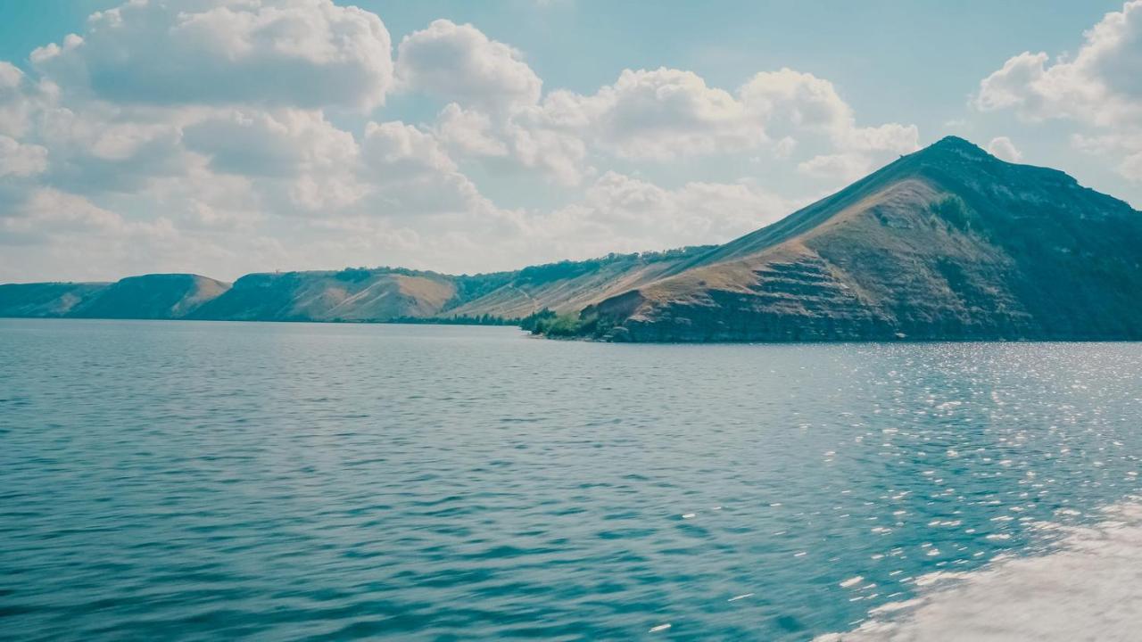 Hotel Yacht Club Mayak Dnistrivka Buitenkant foto
